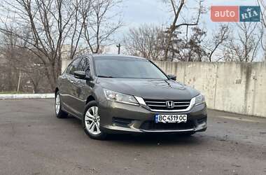 Седан Honda Accord 2014 в Киеве