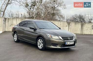 Седан Honda Accord 2014 в Киеве