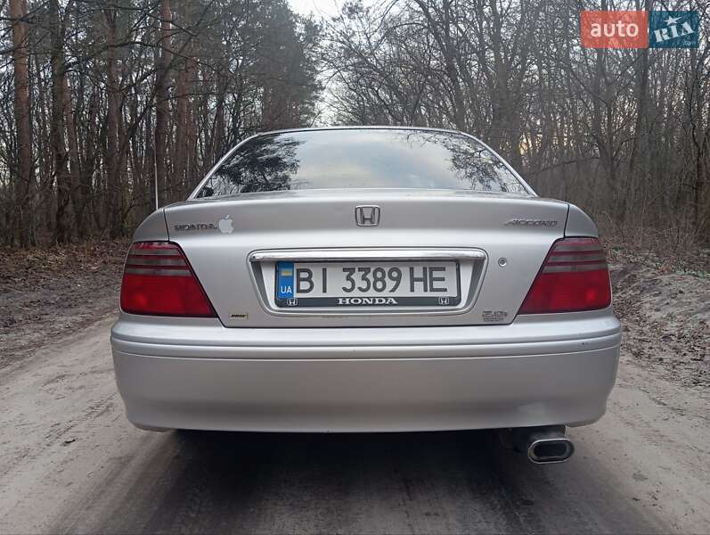 Седан Honda Accord 1998 в Карловке