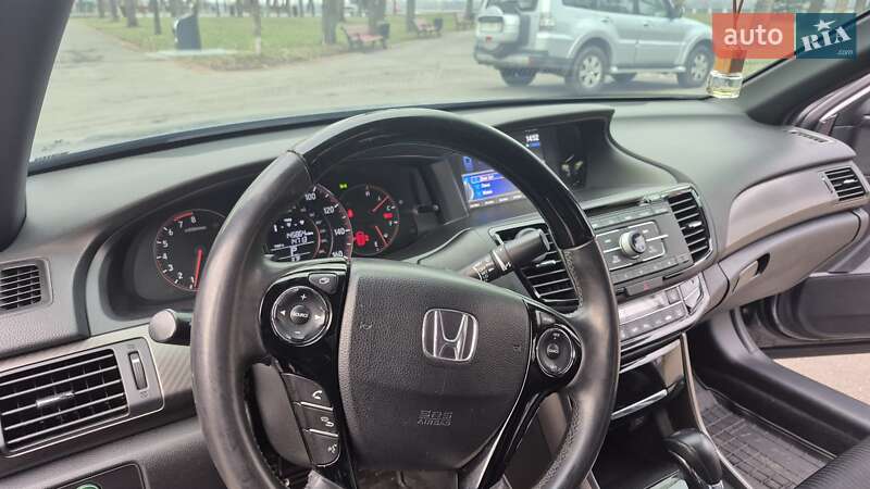 Седан Honda Accord 2016 в Киеве