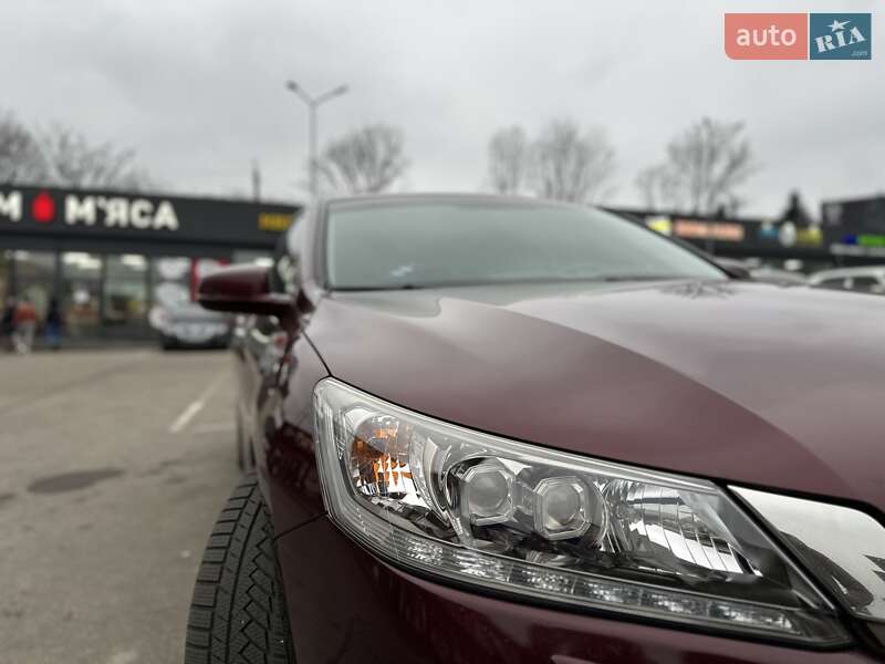 Седан Honda Accord 2013 в Каменском