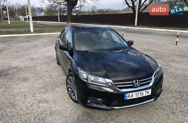 Седан Honda Accord 2014 в Києві