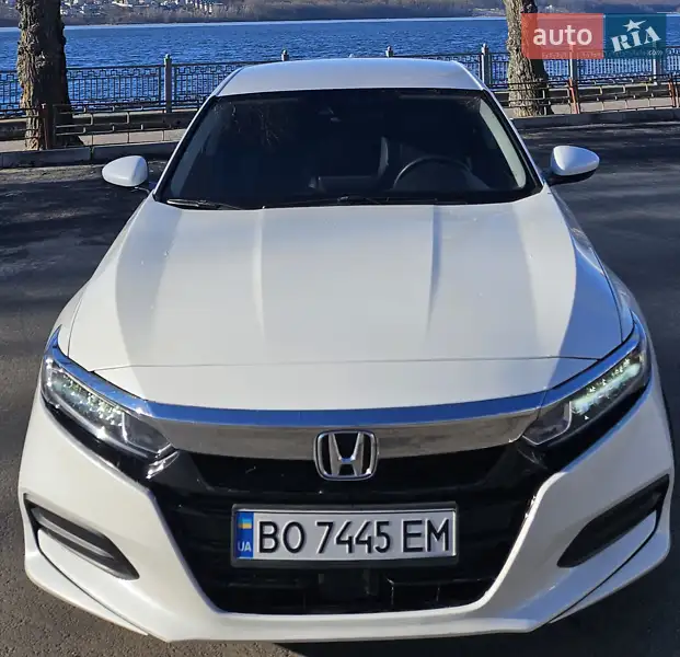 Седан Honda Accord 2019 в 