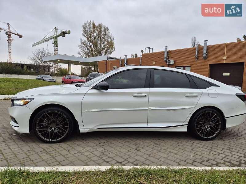 Седан Honda Accord 2018 в Одессе