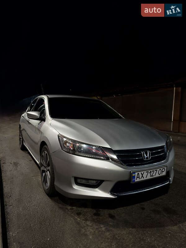 Седан Honda Accord 2014 в Харькове