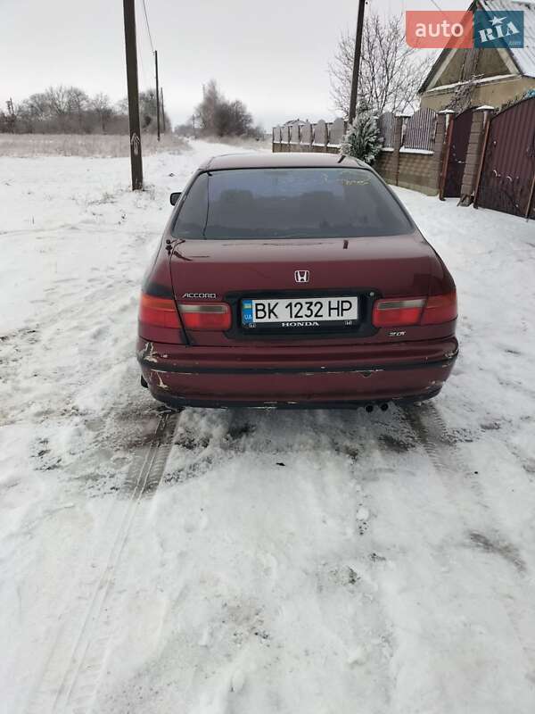 Седан Honda Accord 1993 в Рівному
