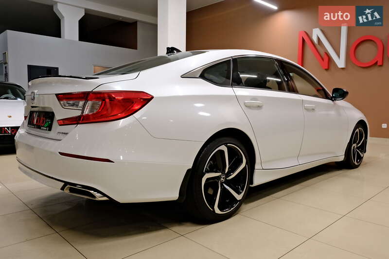 Седан Honda Accord 2023 в Одессе