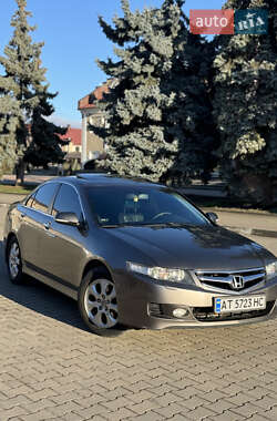 Седан Honda Accord 2008 в Тисмениці