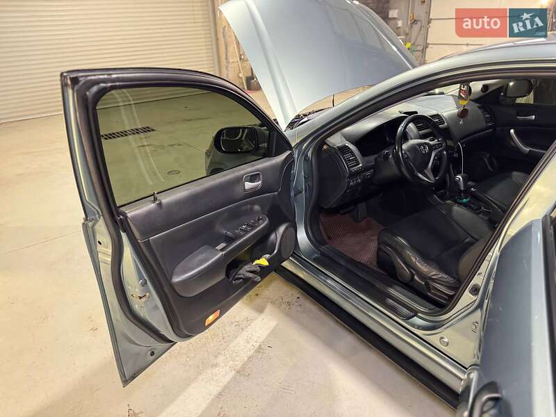 Седан Honda Accord 2003 в Києві