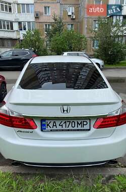 Седан Honda Accord 2013 в Києві