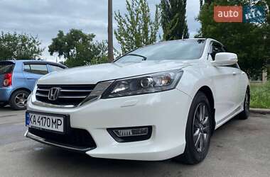 Седан Honda Accord 2013 в Києві