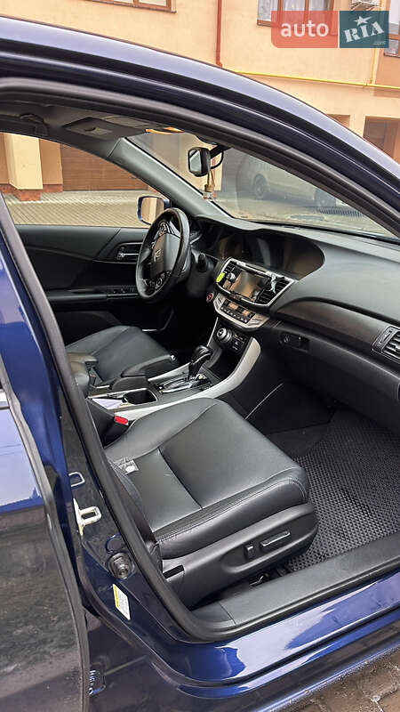 Седан Honda Accord 2015 в Львове