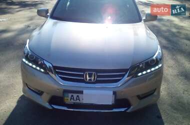 Седан Honda Accord 2013 в 