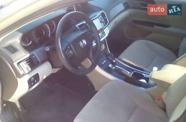 Седан Honda Accord 2013 в 