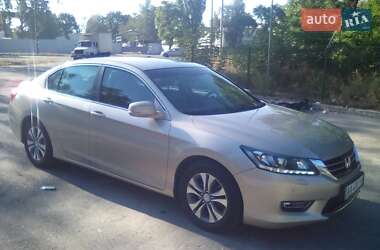Седан Honda Accord 2013 в 
