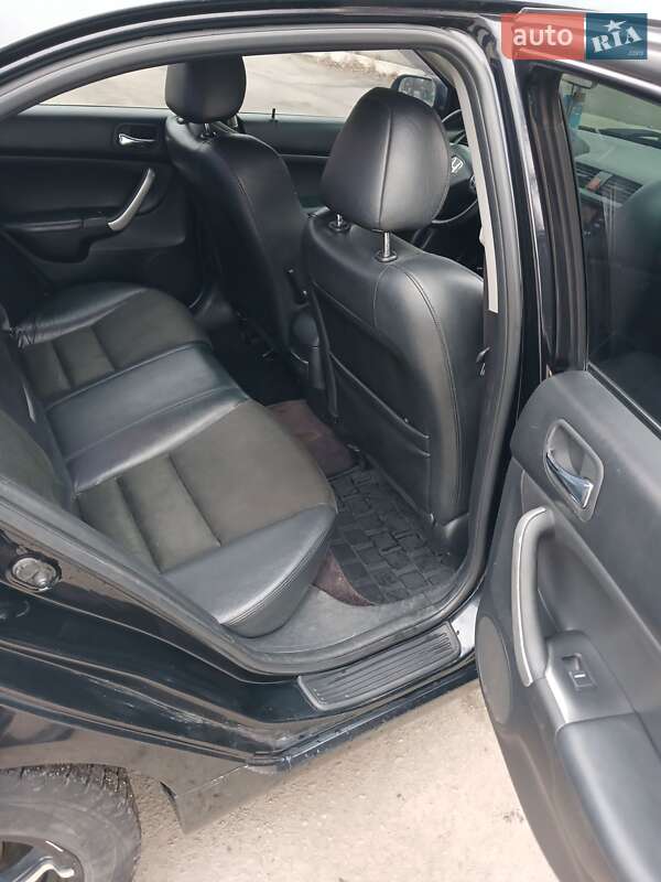 Седан Honda Accord 2005 в Павлограді