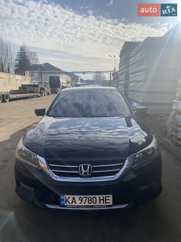 Седан Honda Accord 2014 в Києві