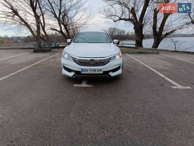 Седан Honda Accord 2017 в Кропивницком