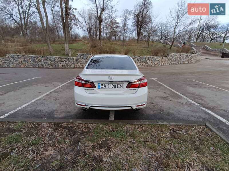 Седан Honda Accord 2017 в Кропивницком