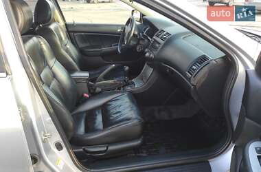 Седан Honda Accord 2004 в 