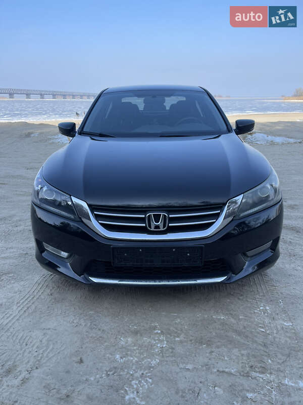 Седан Honda Accord 2014 в Черкассах