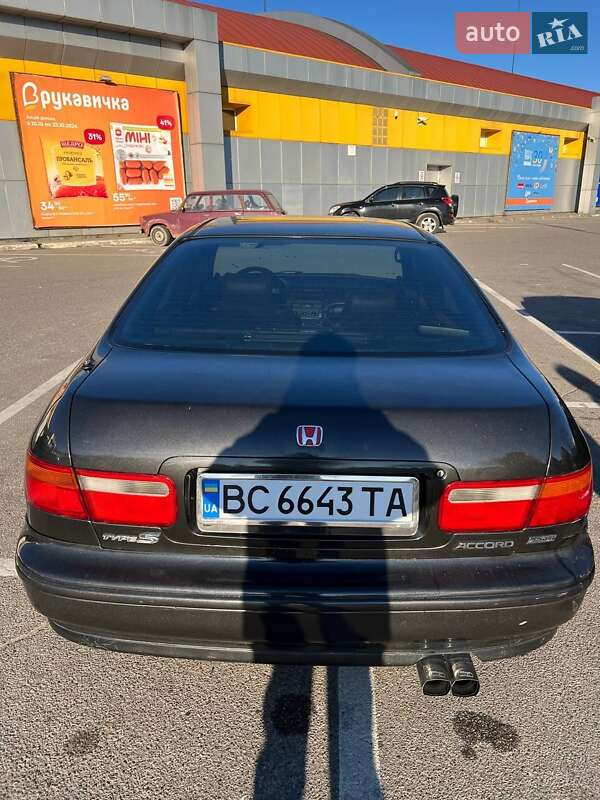 Седан Honda Accord 1995 в Львові