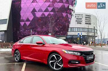 Седан Honda Accord 2018 в Киеве