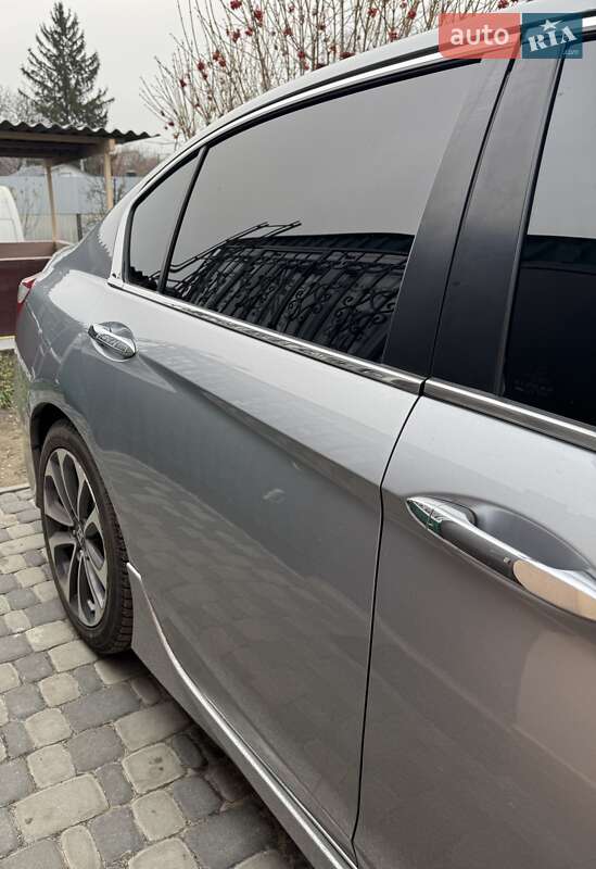 Седан Honda Accord 2017 в Кропивницком