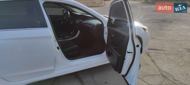 Седан Honda Accord 2016 в Кропивницком