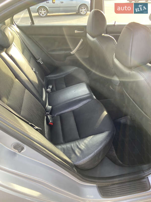 Седан Honda Accord 2003 в Киеве