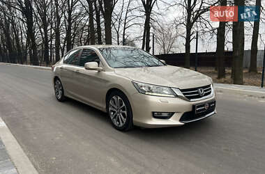 Седан Honda Accord 2013 в Чернигове