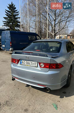 Седан Honda Accord 2004 в 