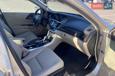 Седан Honda Accord 2014 в 
