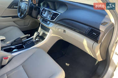 Седан Honda Accord 2014 в 