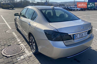 Седан Honda Accord 2014 в 