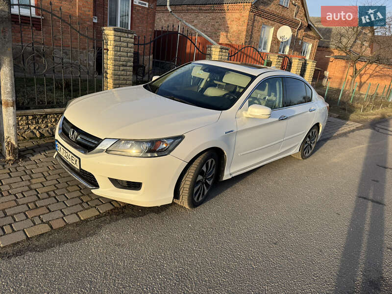 Седан Honda Accord 2014 в 