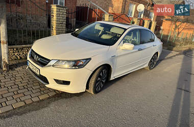 Седан Honda Accord 2014 в 