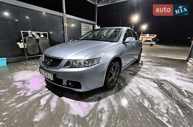 Седан Honda Accord 2004 в 