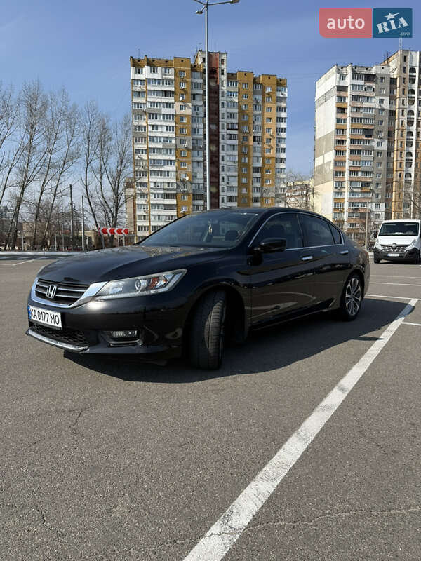 Седан Honda Accord 2014 в Києві