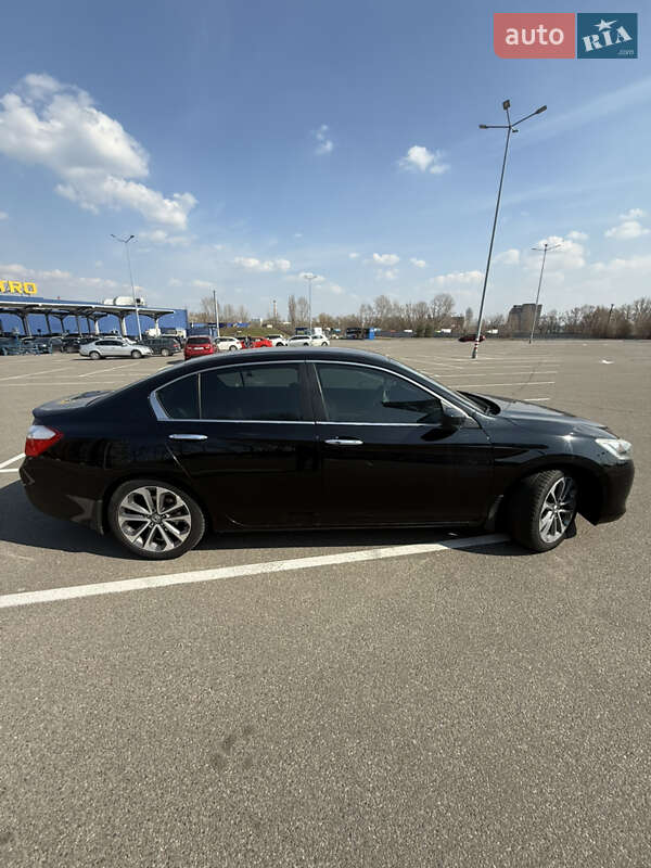Седан Honda Accord 2014 в Києві