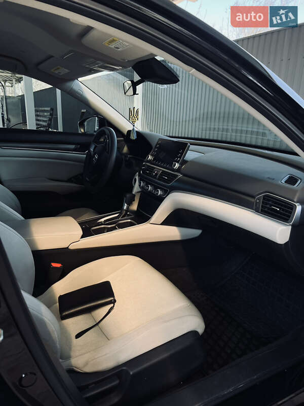 Седан Honda Accord 2017 в Киеве