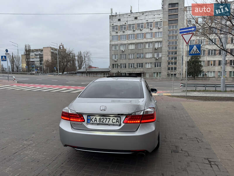 Седан Honda Accord 2014 в Києві