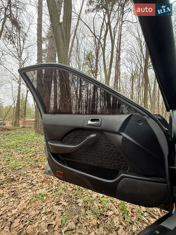 Седан Honda Accord 1994 в Львове