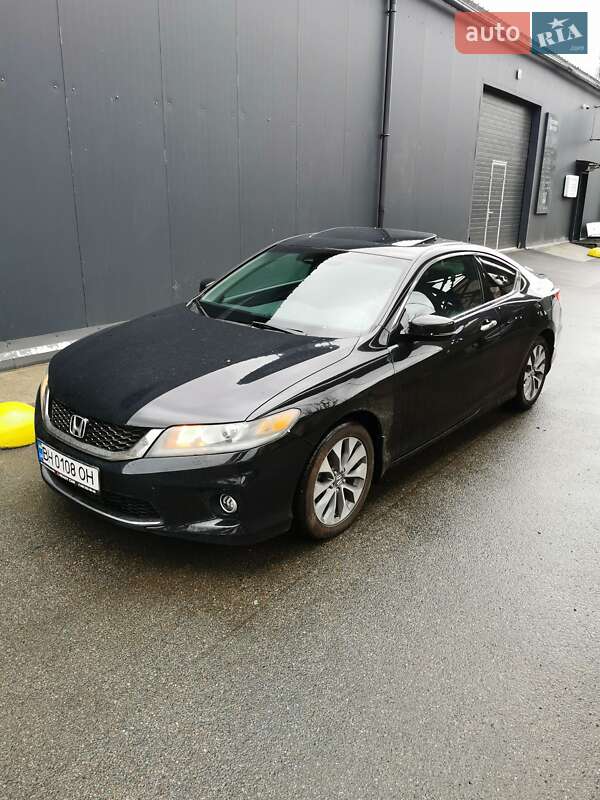 Купе Honda Accord 2012 в 