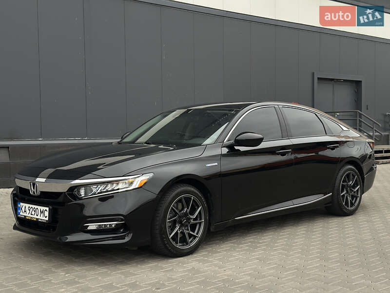 Седан Honda Accord 2018 в Киеве