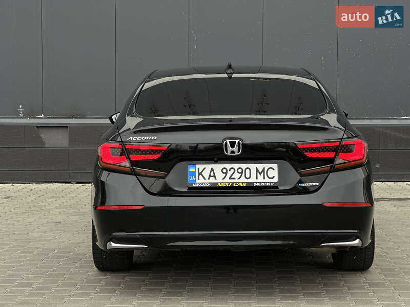 Седан Honda Accord 2018 в Киеве