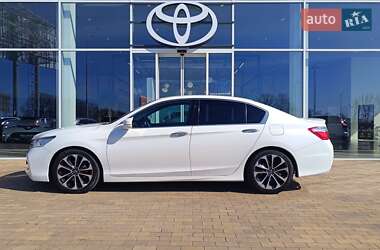 Седан Honda Accord 2015 в 