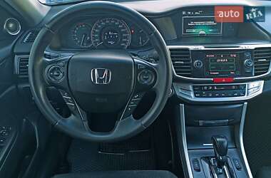 Седан Honda Accord 2015 в 