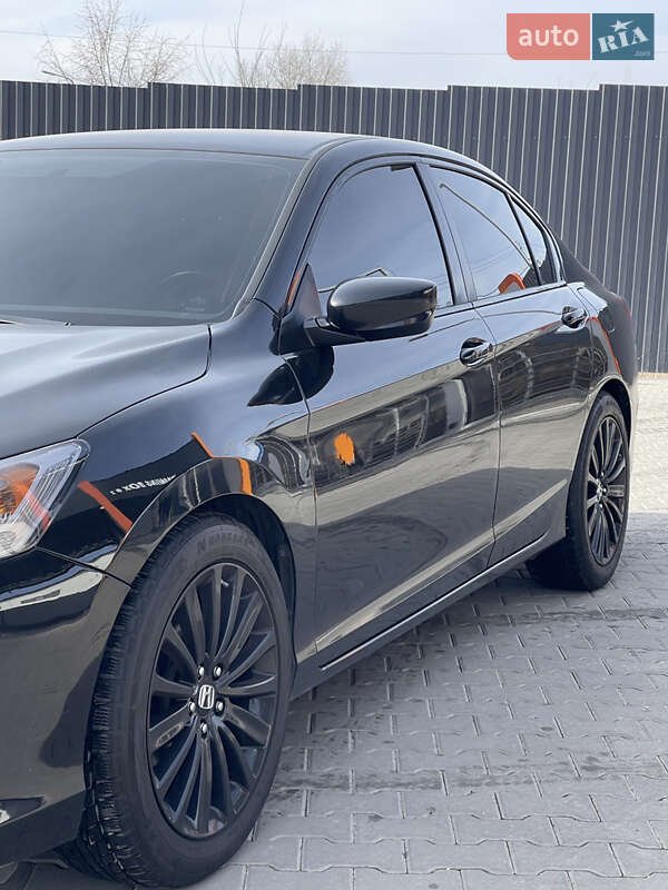 Седан Honda Accord 2015 в Києві