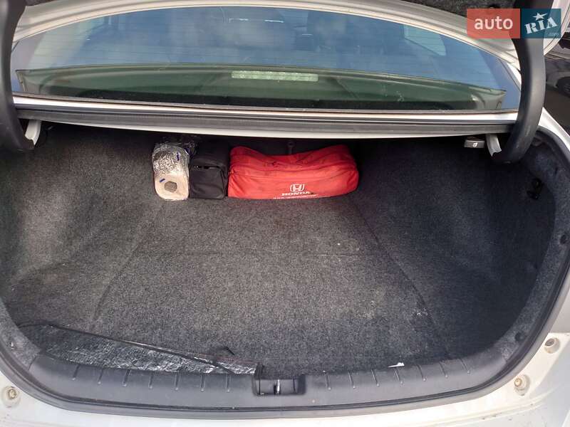 Седан Honda Accord 2013 в Києві